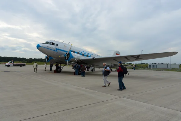 BERLINO - 14 SETTEMBRE: Aeromobile sovietico Lisunov Li-2, compagnia aerea ungherese "Malev", Esposizione Internazionale Aerospaziale "ILA Berlin Air Show", 14 settembre 2012 — Foto Stock