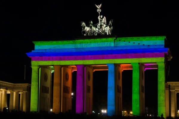 Brandenburger Tor i den ursprungliga belysningen. Festival av ljus 2012 — Stockfoto