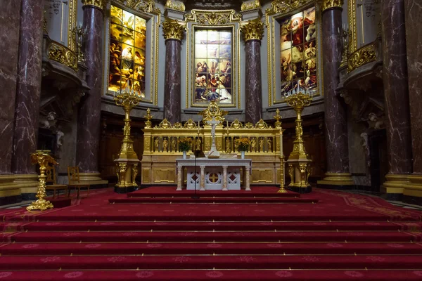 Берлінський собор (berliner dom). інтер'єр. — стокове фото