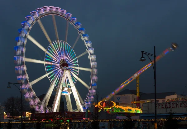 Roda gigante. Mercado de Natal na Alexanderplatz — Fotografia de Stock