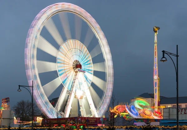 Roda gigante. Mercado de Natal na Alexanderplatz — Fotografia de Stock