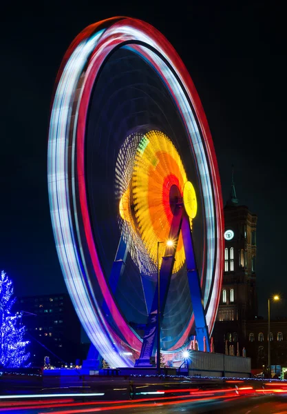 Ferris wheel and Berlin Rathaus (Red City Hall) — Stock Photo, Image