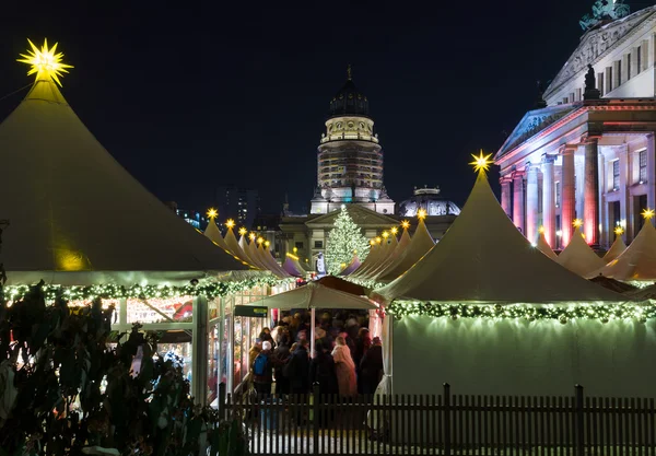 Weihnachtsmarkt am Gendarmenmarkt. — Stockfoto