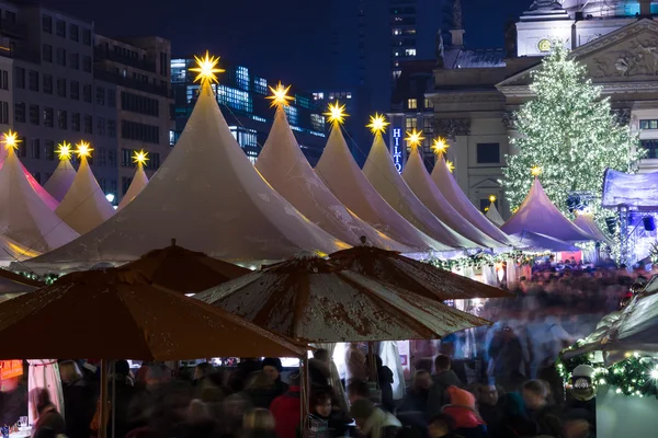 Vánoční trh na gendarmenmarkt. — Stock fotografie
