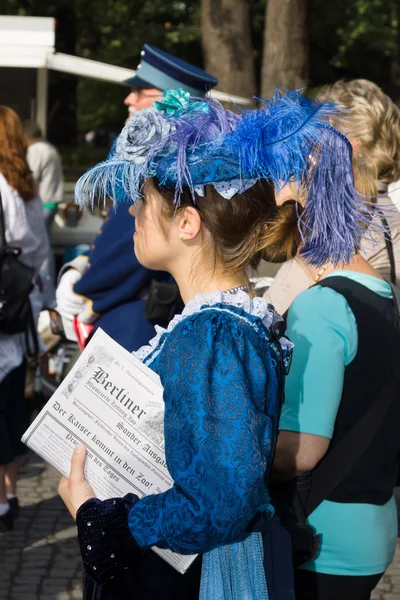 Elegant girl in a vintage dress. Imperial Holiday (Kaiserfest) to Zoologischer Garten — Stock Photo, Image