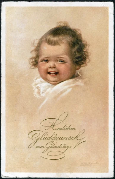 Antigua postal alemana de 1931. Muestra un alegre bebé feliz. Inscripción en alemán: Enhorabuena por el cumpleaños —  Fotos de Stock