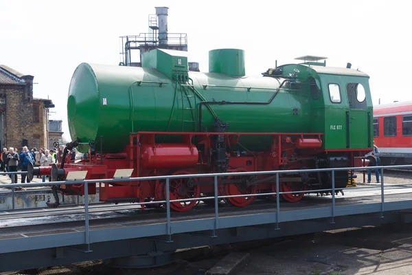 Steam locomotive FLC-077 (Meiningen) on the railway turntable — Stock Photo, Image