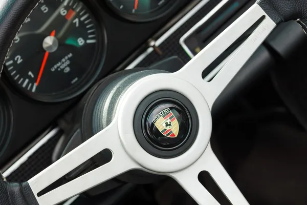 BERLIN, GERMANY - MAY 11: Steering wheel Porsche 911 Targa 2,4 T — Stock Photo, Image