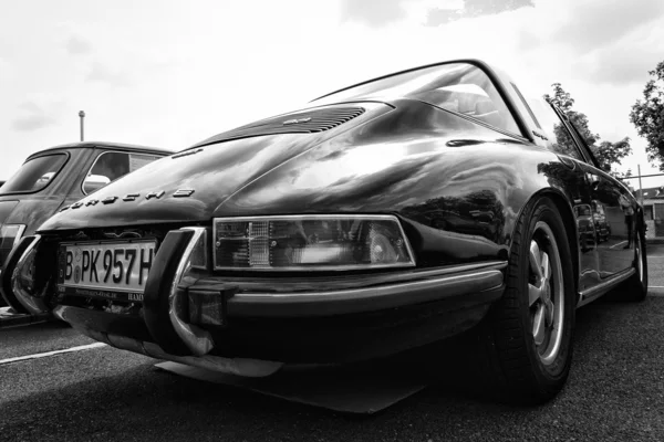 BERLIN, GERMANY - MAY 11: The Porsche 911 Targa 2,4 T, rear view — Stock Photo, Image