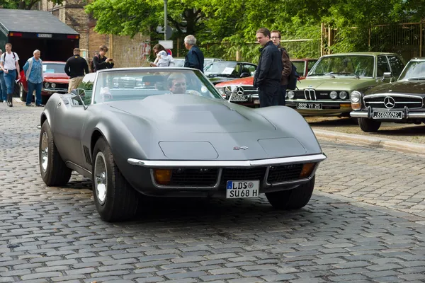 БЕРЛИН - 11 мая: Спортивный автомобиль Chevrolet Corvette (C3) Stingray Conv — стоковое фото