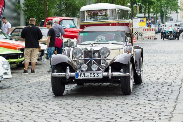 BERLINO - 11 MAGGIO: Jaguar SS-100 roadster, 26. Vecchio-Tage Berli — Foto Stock