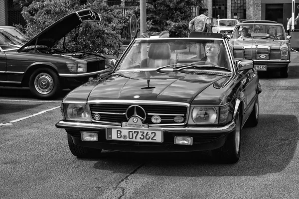 BERLIN - MAY 11: Car Mercedes-Benz R107, 280SL (black and white), 26th Oldtimer-Tage Berlin-Brandenburg, May 11, 2013 Berlin, Germany — Stock Photo, Image