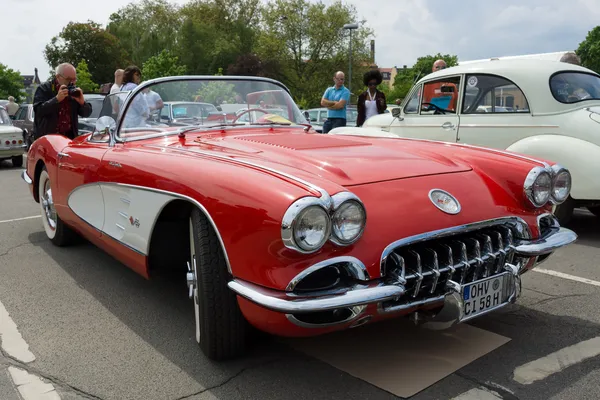 BERLIM - MAIO 11: Carro desportivo Chevrolet Corvette (C1), 26th Oldtime — Fotografia de Stock
