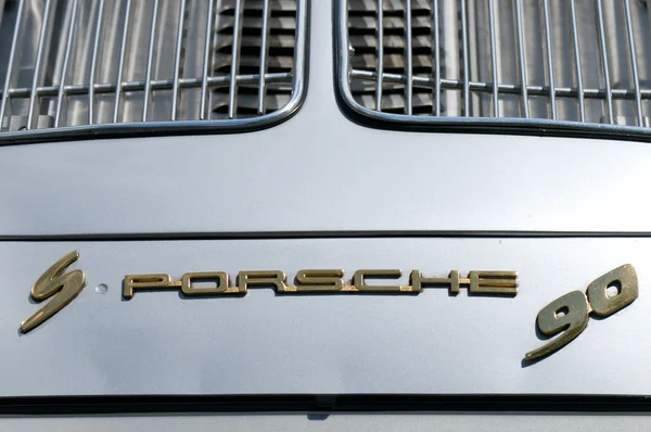 The emblem of the car the Porsche 356 S90 — Stock Photo, Image