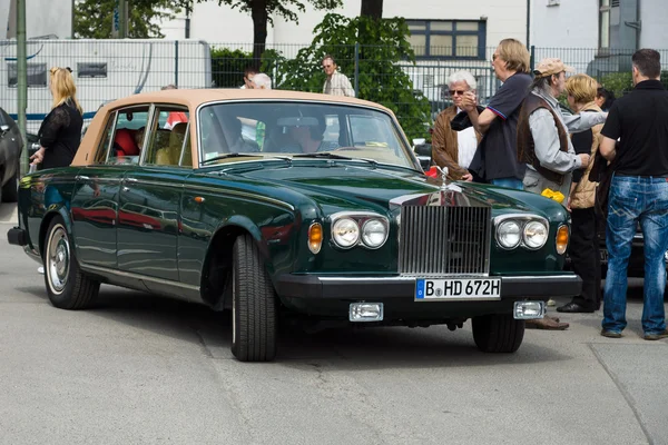 BERLIM - MAIO 11: Carro de luxo britânico Rolls-Royce Silver Shadow II — Fotografia de Stock
