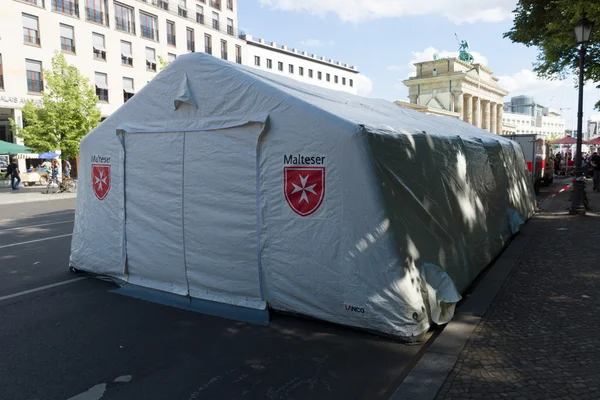 Malteser International Tenda vicino alla Porta di Brandeburgo — Foto Stock