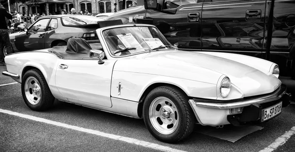 British sports car Triumpf Spitfire 1500 (black and white) — Stock Photo, Image