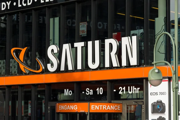 Een supermarkt van elektronica Saturnus op kurfuerstendamm — Stockfoto