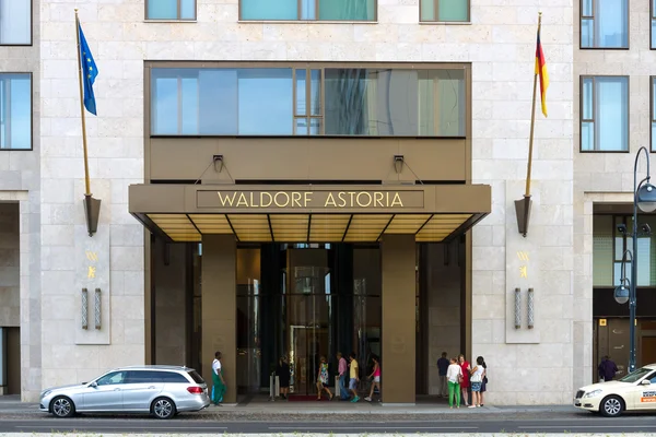 Detta 5-stjärniga hotel waldorf astoria av hilton vid Kurfürstendamm — Stockfoto