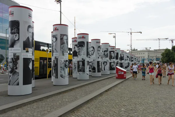 Diversidade Destruída. Memoriais Urbanos. Exposição ao ar livre — Fotografia de Stock