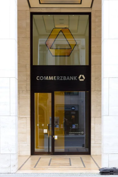 Commerzbank kantoor op friedrichstrasse — Stockfoto