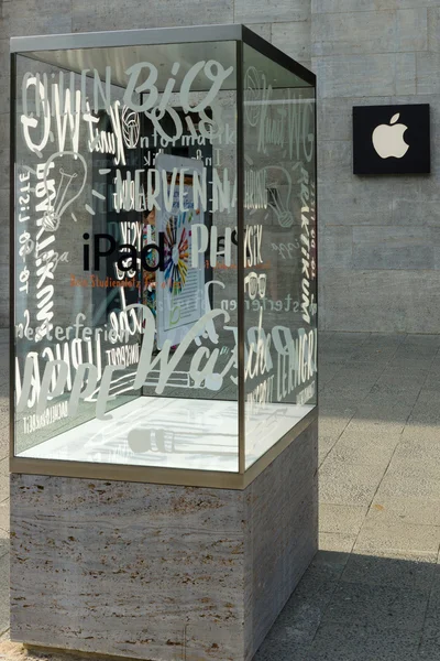 Apple Store on Kurfuerstendamm — Zdjęcie stockowe