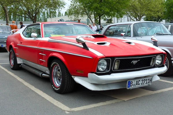 Sport bil ford mustang mach jag — Stockfoto