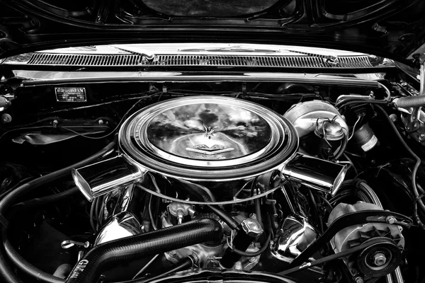 Motor de tamanho real carro Chevrolet Impala SS Convertible close-up — Fotografia de Stock