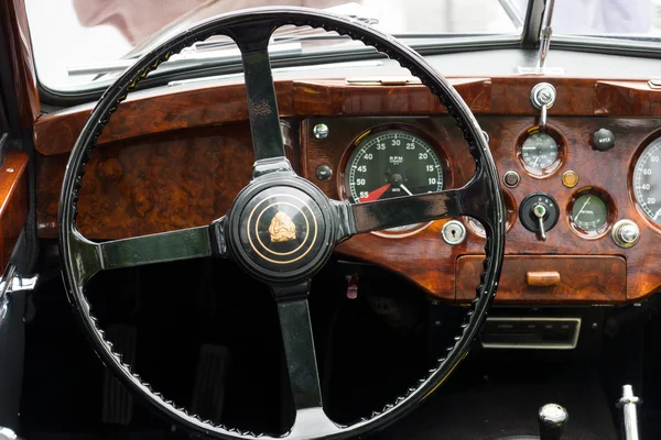 Kabina samochodu sportowego jaguar xk140 — Zdjęcie stockowe