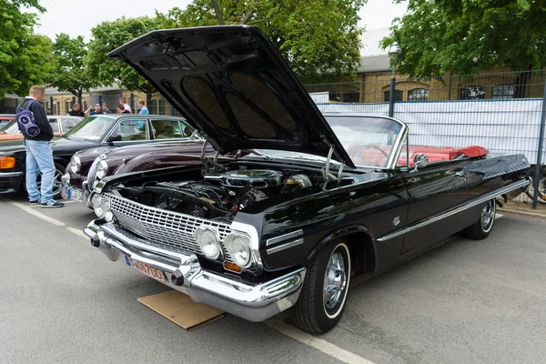 Fullstor bil chevrolet impala ss Cabriolet — Stockfoto