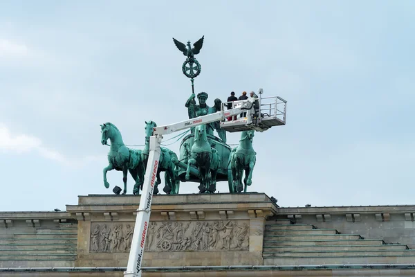 L'ispezione Quadriga Porta di Brandeburgo — Foto Stock