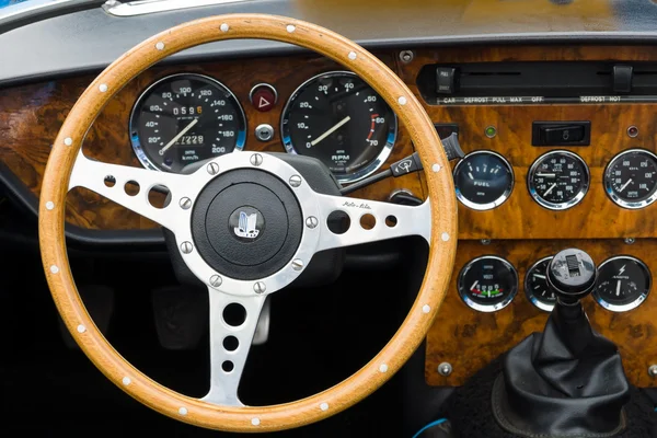 Cabine voiture de sport Triumph GT6 — Photo