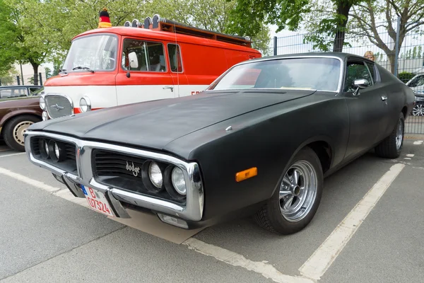 Une voiture de taille moyenne Dodge Charger (B-body), troisième génération — Photo