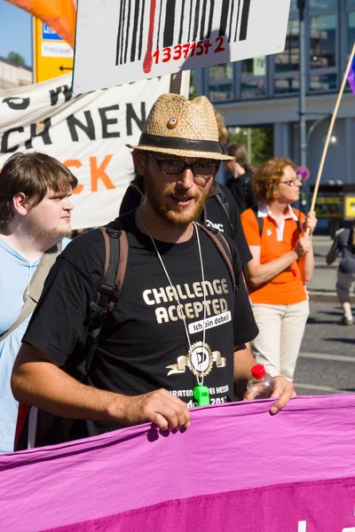 Under mottot hölls "frihet är inte rädd" en demonstration i berlin. — Stockfoto