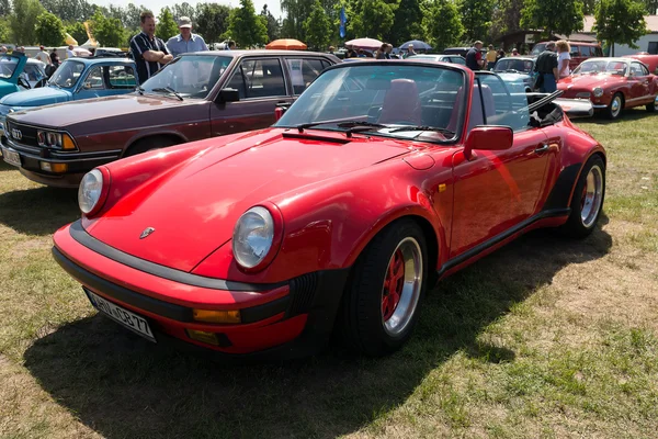 Sportovní vůz porsche 911 klasické — Stock fotografie