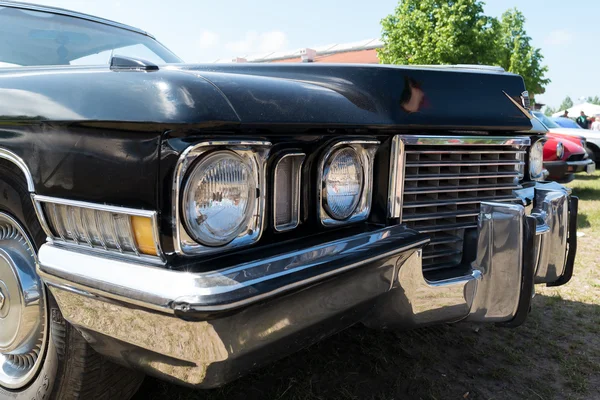 De tamaño completo de lujo coche Cadillac DeVille Sedán Hardtop —  Fotos de Stock