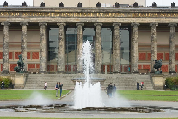 El Museo Altes (Old Museum) es uno de los varios museos de renombre internacional en la Isla de los Museos de Berlín. — Foto de Stock