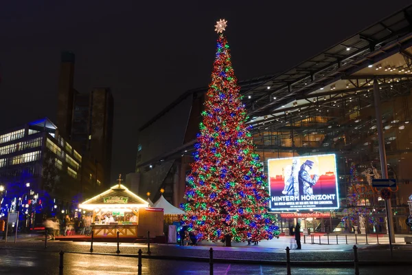 Weihnachtsbaum auf dem Potsdamer Platz — Stockfoto