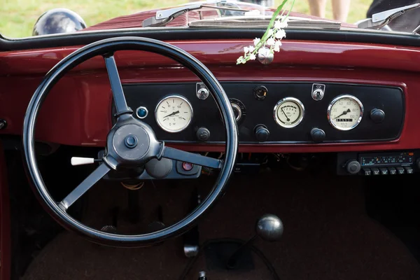 Interiér kabiny italské kompaktní vůz fiat 500 topolino (1939) — Stock fotografie