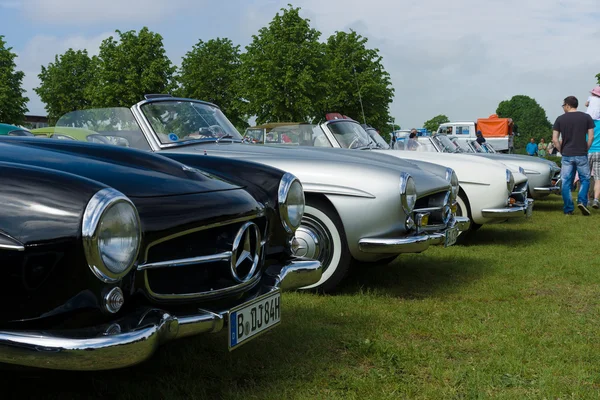 Several two-door roadster Mercedes-Benz 190SL — Stock Photo, Image