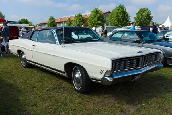 Ford xl hardtop coupe — Zdjęcie stockowe