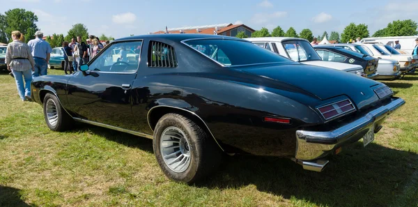 ファミリア 中型車マツダ グランド ファミリア (マツダ 818 クーペ De Luxe)、1976