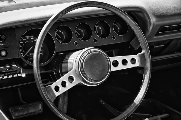 PAAREN IM GLIEN, GERMANY - MAY 19: Cab of pony car Dodge Challenger (1974), black and white, The oldtimer show in MAFZ, May 19, 2013 in Paaren im Glien, Germany — Stock Photo, Image