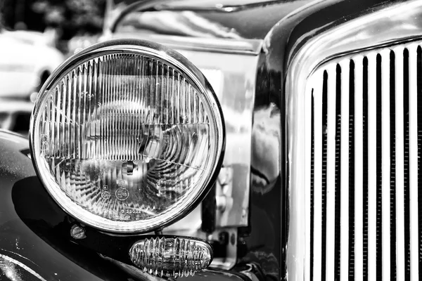 PAAREN IM GLIEN, GERMANY - MAY 19: Detail of the two-door convertible DKW F8, (black and white), "The oldtimer show" in MAFZ, May 19, 2013 in Paaren im Glien, Germany — Stock Photo, Image