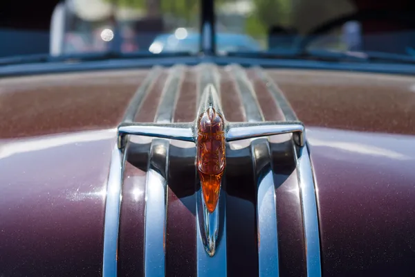 Hood ornament tam boyutlu araba Pontiac Star Şef — Stok fotoğraf