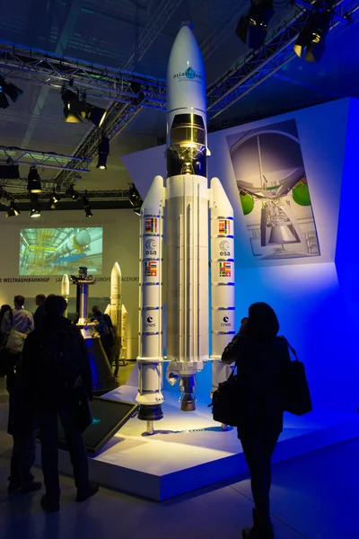 Ila berlin hava 2012 göster. Uzay gemisi model ariane 5 — Stok fotoğraf