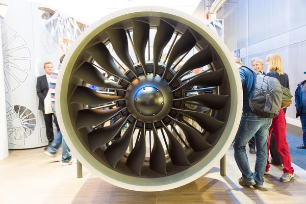 Ila berlin air show 2012. Stand der mtu aero engines ag - ist ein deutscher Hersteller von Flugmotoren. — Stockfoto