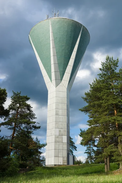 LAHTI, FINLANDIA - 10 DE JUNIO: Una inusual torre de agua. Lahti es uno o — Foto de Stock