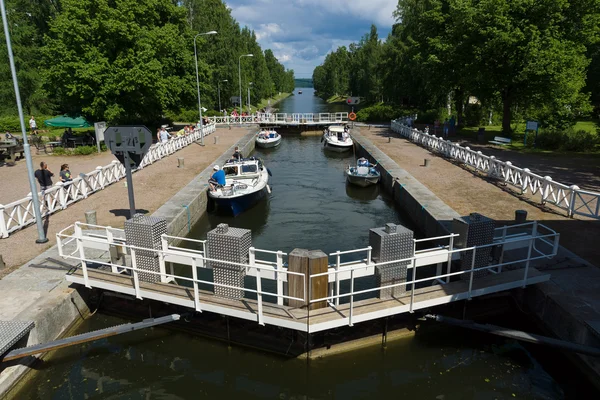 Gateway to Vaaksy Canal - an important transportation channel that connects Lake Vesijarvi and largest lake Paijanne — Stock Photo, Image