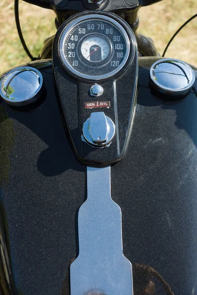 Kojelauta ja polttoainesäiliö moottoripyörä Harley Davidson — kuvapankkivalokuva